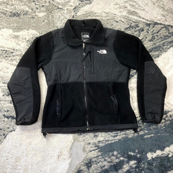 The North Face Jackets & Blazers - The North Face Retro Denali Jacket Womens Small Black Full Zip‎ Water Repellent